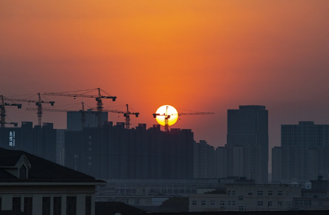 2025年购房三大关键考量：城市地段、政策红利与房产投资价值_知途无界