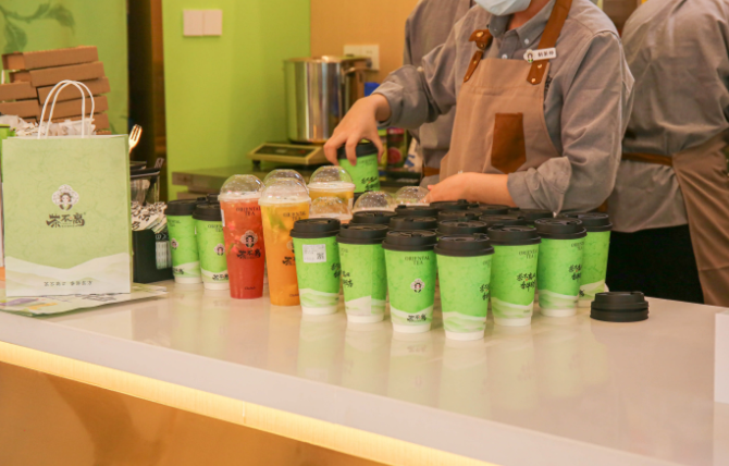 奶茶店成闭店重灾区，火锅店亏损严重：餐饮“入殓师”视角下的行业变局_知途无界