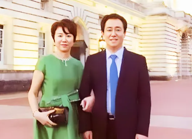 惊爆！许家印还有两名未成年子女_知途无界