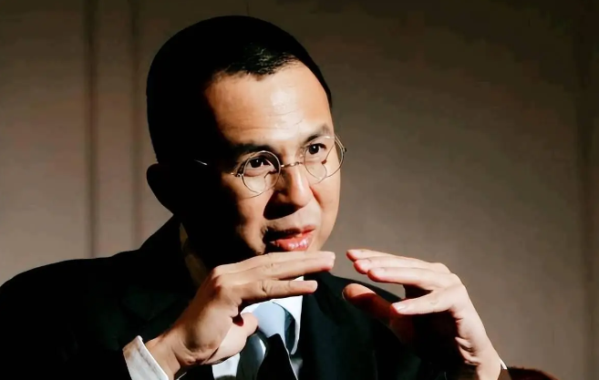 李嘉诚之子李泽楷现身北京参会:风波中的转机?_知途无界