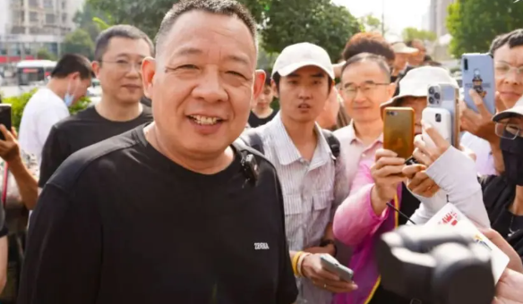 各方力挺胖东来，用意何在？_知途无界