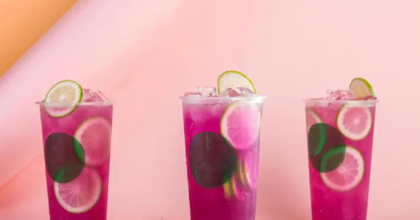 日卖164万杯，夫妻辞职卖奶茶干出一个150亿元的IPO：商业奇迹全解析_知途无界