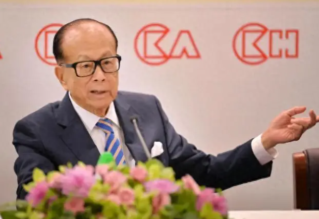 长和港口事件还未结束，李嘉诚就七折甩卖资产，这是准备跑路？_知途无界
