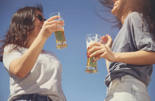 茶香入酒：国产精酿如何用东方美学征服Z世代？_知途无界