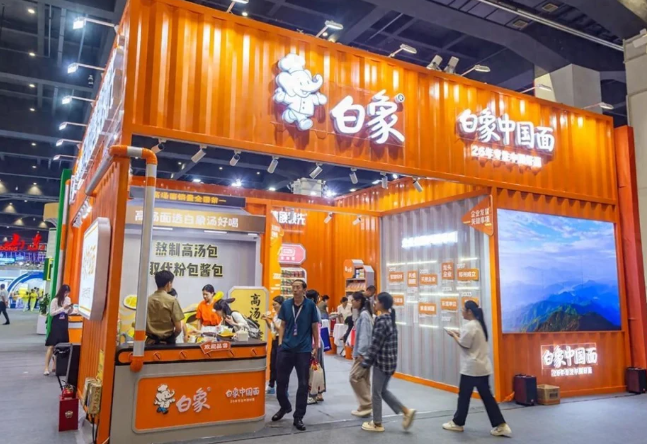 白象“多半”商标风波：民族品牌的信任危机与增长困局_知途无界