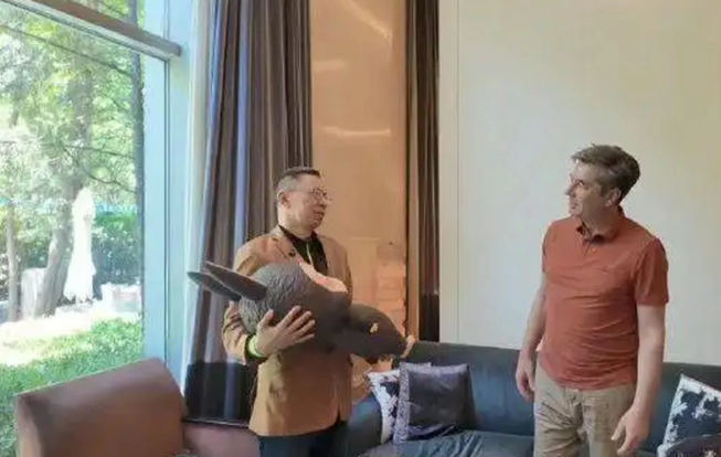 从10元到百万：绝版Labubu的奇幻漂流与商业启示_知途无界