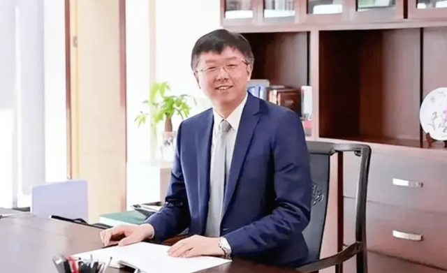 锂电行业生死竞速：亿纬锂能赴港上市背后的突围与隐忧_知途无界