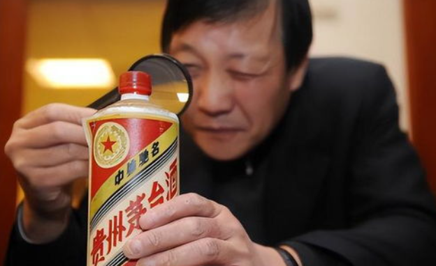 白酒行业深度调整：高端神话破灭与产业重构之路_知途无界