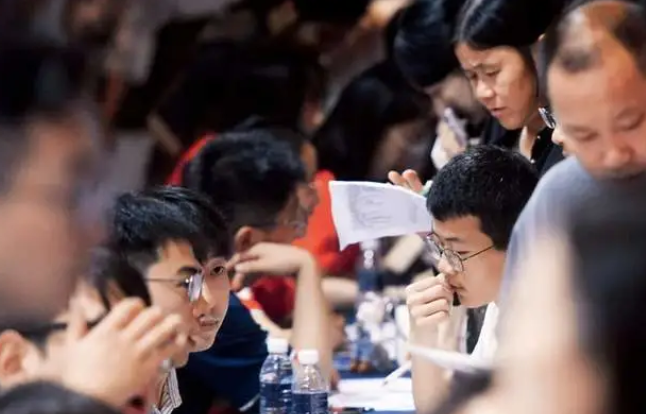 高考志愿填报服务市场深度调查：万元咨询背后的行业真相_知途无界