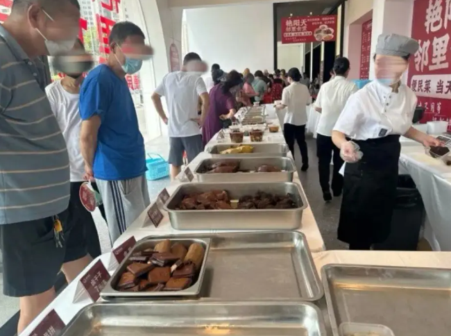 高端餐饮下沉市场全景分析：从