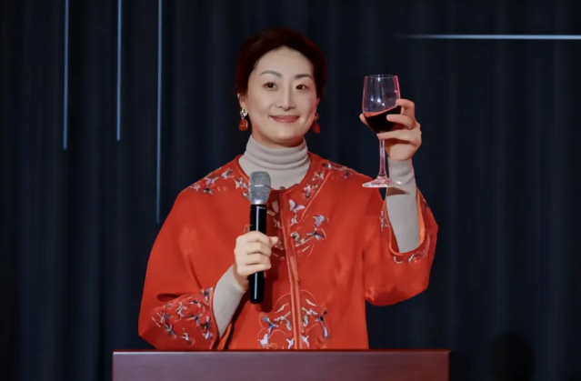 宗馥莉启用“娃小宗”：另立门户还是品牌新棋局？_知途无界