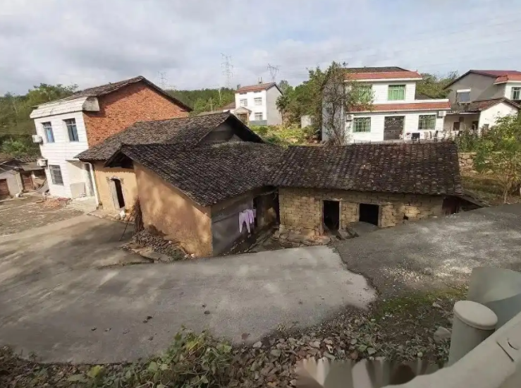 中央聚焦“三农”土地管理：严守底线 稳慎推进关键领域改革_知途无界