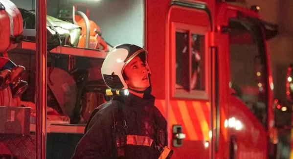 高层住宅消防困局：当“城市天际线”遇上“安全地平线”_知途无界