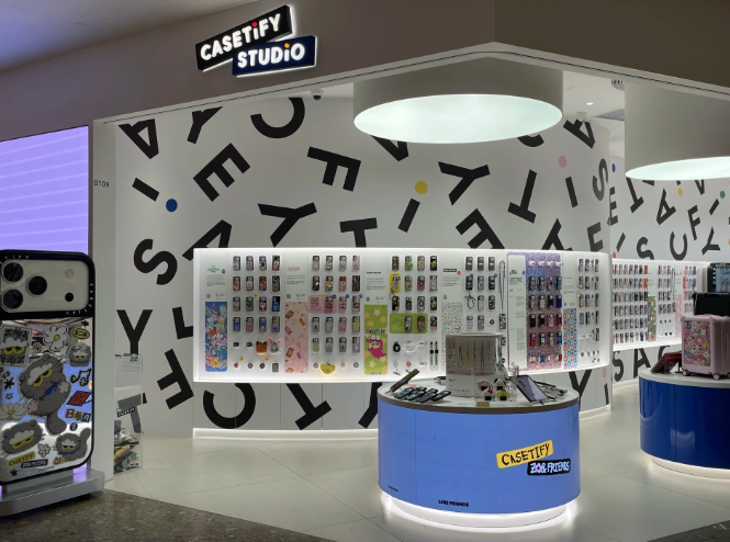 “手机壳界爱马仕”CASETiFY涨价背后：高溢价潮牌逻辑遇仿品围剿，情绪消费如何破局？_知途无界