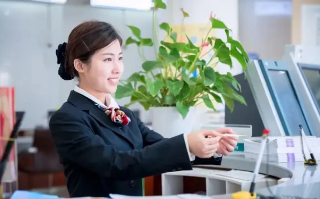 ​当50万亿存款到期遇上低利率时代：居民“资产搬家”与金融机构的攻防战​_知途无界